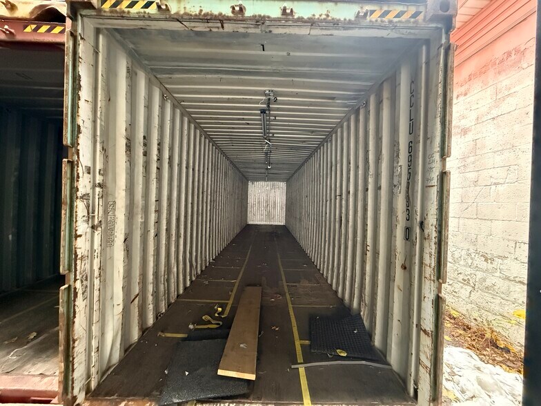 More Photos Of 116 Campbell Ave, Staten Island Warehouse For Lease