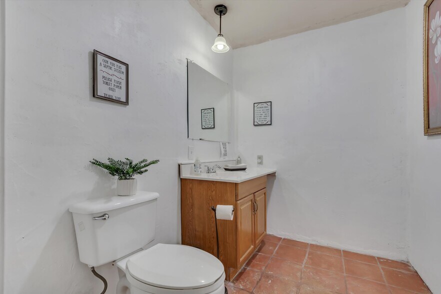 More Photos Of 4002 E Highway 290, Dripping Springs Freestanding For Sale