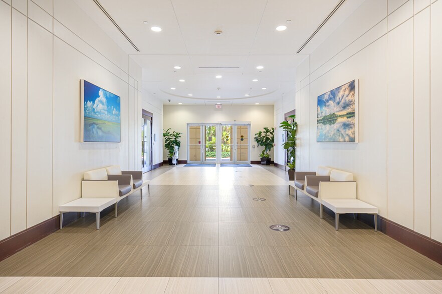 More Photos Of 1000 Sawgrass Corporate Pkwy, Sunrise Office For Lease