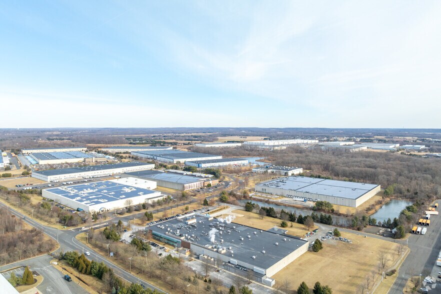 More Photos Of 4 Applegate Dr, Robbinsville Warehouse For Lease