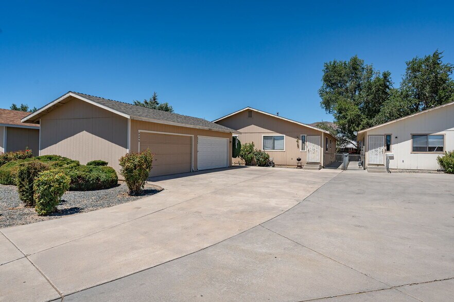 Primary Photo Of 4240 Sherman Ln, Carson City Apartments For Sale