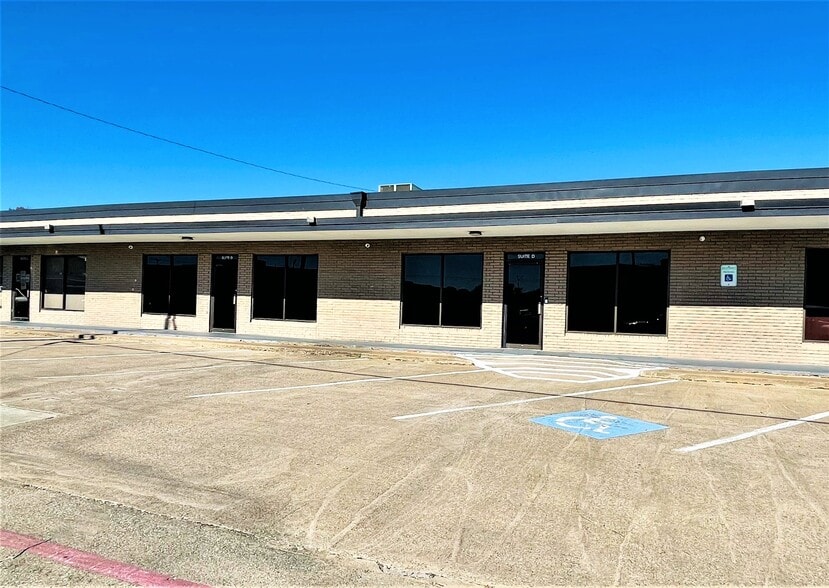 More Photos Of 3201 Interstate 30, Mesquite Flex For Lease