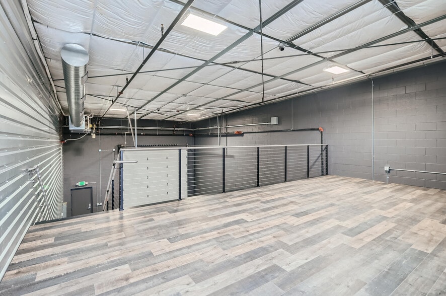 More Photos Of 11 NW Frontage Rd, Fort Collins Showroom For Sale