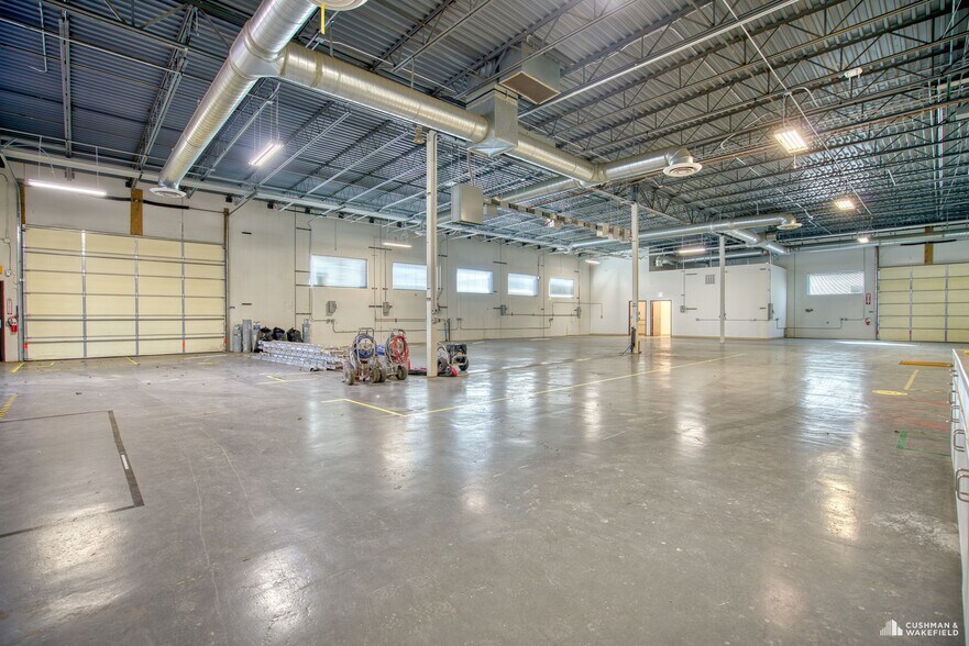 More Photos Of 1530 Vista View Dr, Longmont Warehouse For Lease