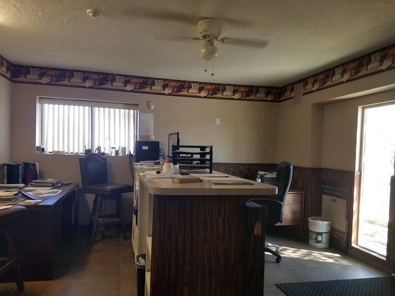 More Photos Of 2601 N Lake Valley Rd, Prescott Valley Warehouse For Lease