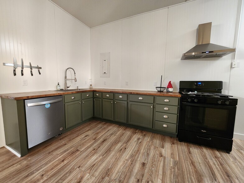 More Photos Of 1419 Wayne St, Celina Warehouse For Sale