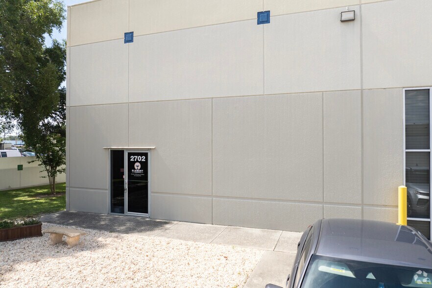 More Photos Of 2601-2609 Causeway Center Dr, Tampa Unknown For Lease