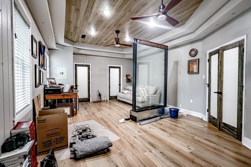 More Photos Of 111 W Washington Ave, Covington Medical For Sale