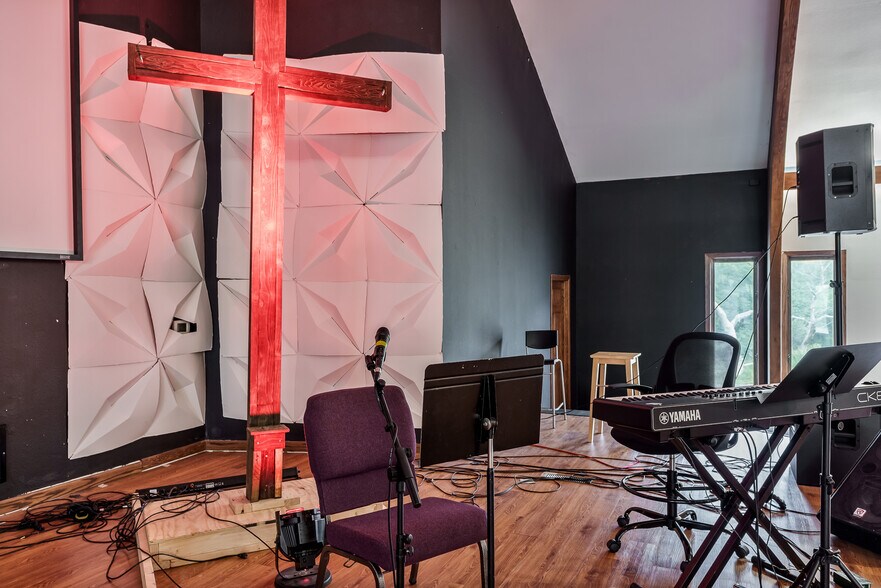 More Photos Of 4312 20th St, Rockford Religious Facility For Sale