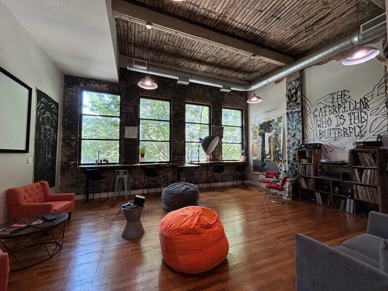 More Photos Of 231 W 4th St, Winston-Salem Office For Lease