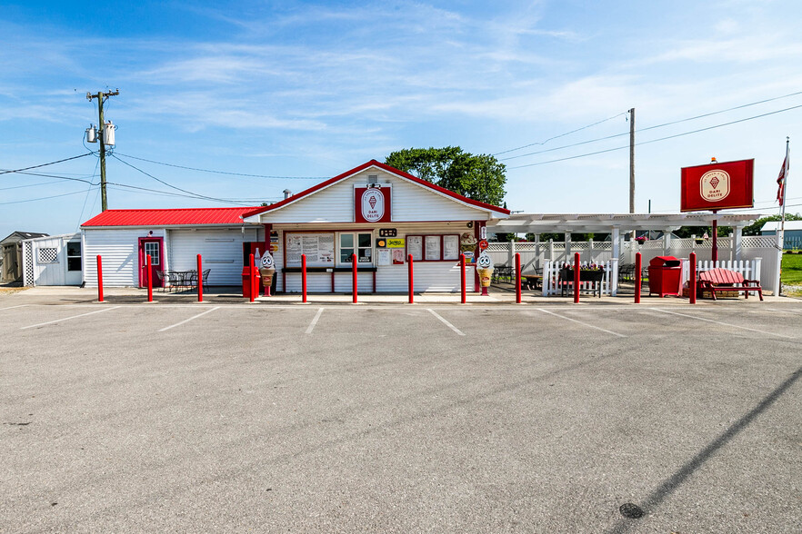 Primary Photo Of 961 E High St, Hicksville Restaurant For Sale