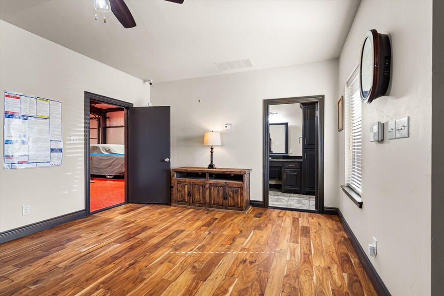 More Photos Of 1208 N Industrial Blvd, Pilot Point Industrial For Sale