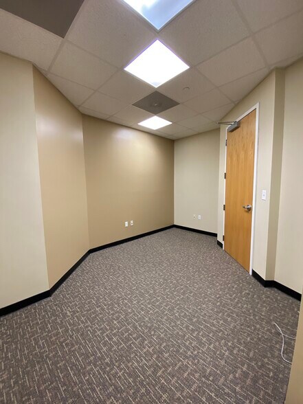More Photos Of 943 Glenwood Station Ln, Charlottesville Medical For Lease
