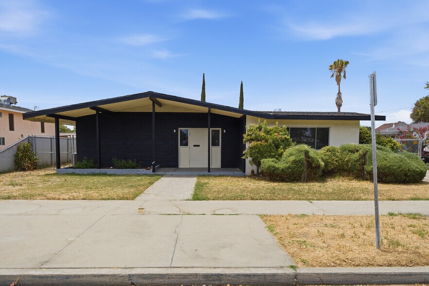 Primary Photo Of 1012 Hale Ave, Corcoran Office Residential For Sale