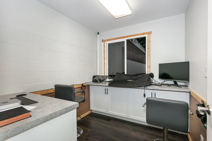 More Photos Of 605 Azusa, Azusa Storefront Retail Office For Sale