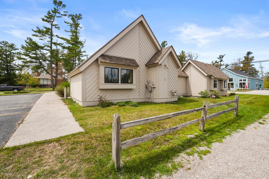 More Photos Of 5955 S Oak St, Glen Arbor Medical For Sale