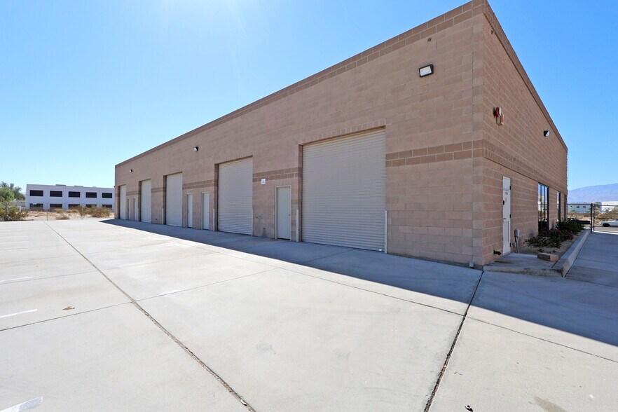More Photos Of 72110 Corporate Way, Thousand Palms Warehouse For Lease