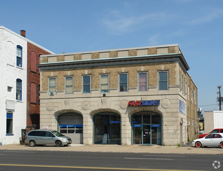 More Photos Of 144 W 12th St, Erie Freestanding For Lease