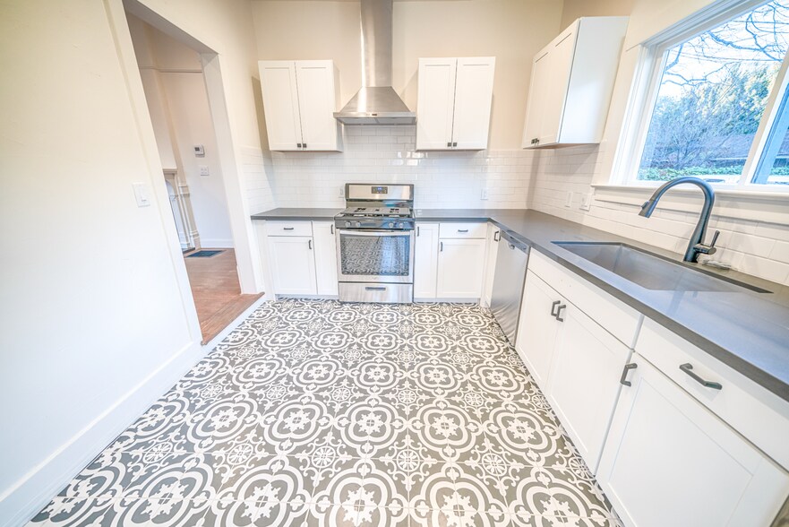 More Photos Of 1416-1418 Bath St, Santa Barbara Apartments For Sale