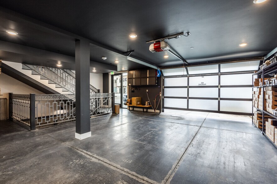 More Photos Of 4554 Forestdale Dr, Park City Light Manufacturing For Sale