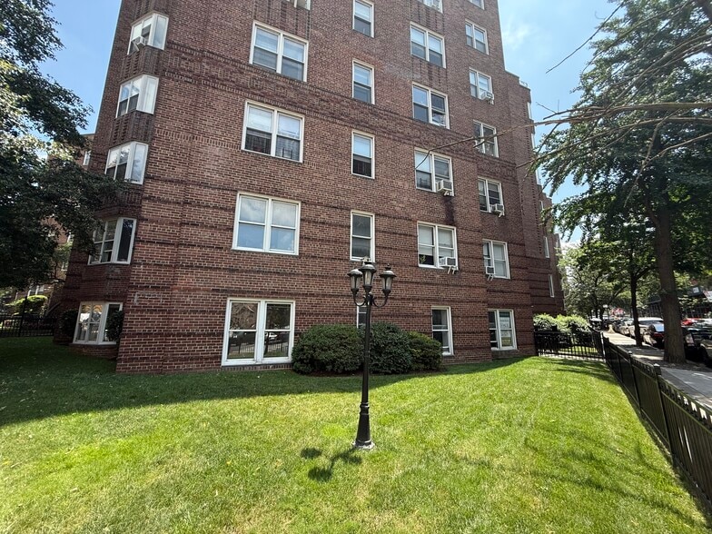 More Photos Of 73-12 35th Ave, Jackson Heights Apartments For Lease