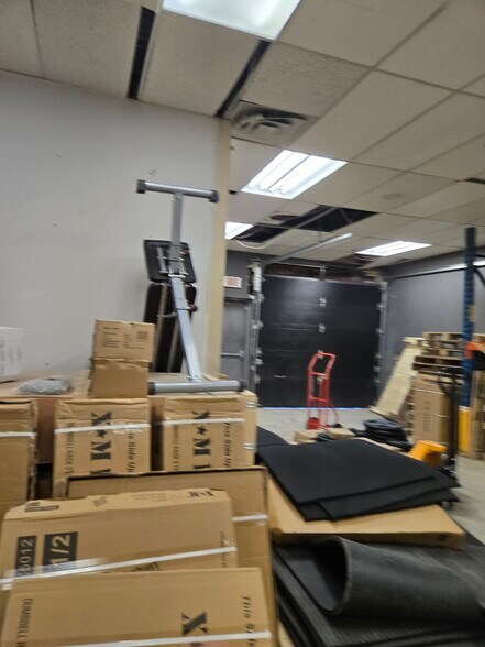 More Photos Of 309-321 Rue Lawrence, Greenfield Park General Retail For Lease