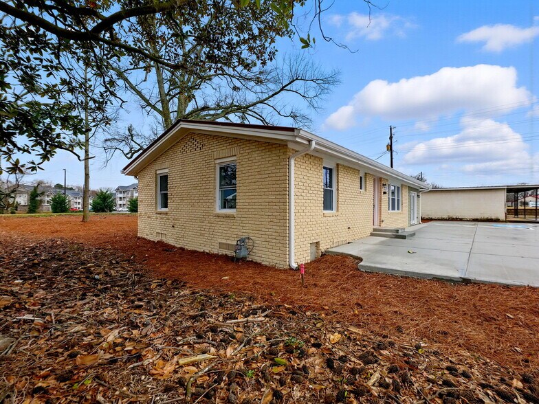 More Photos Of 3473 Atlanta Hwy, Flowery Branch Office For Sale