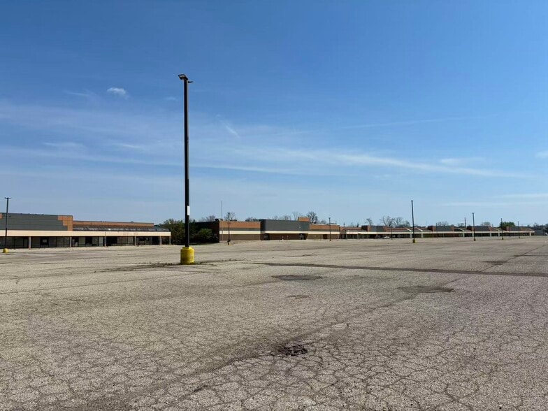 More Photos Of 5537-5597 Salem Ave, Dayton Unknown For Lease