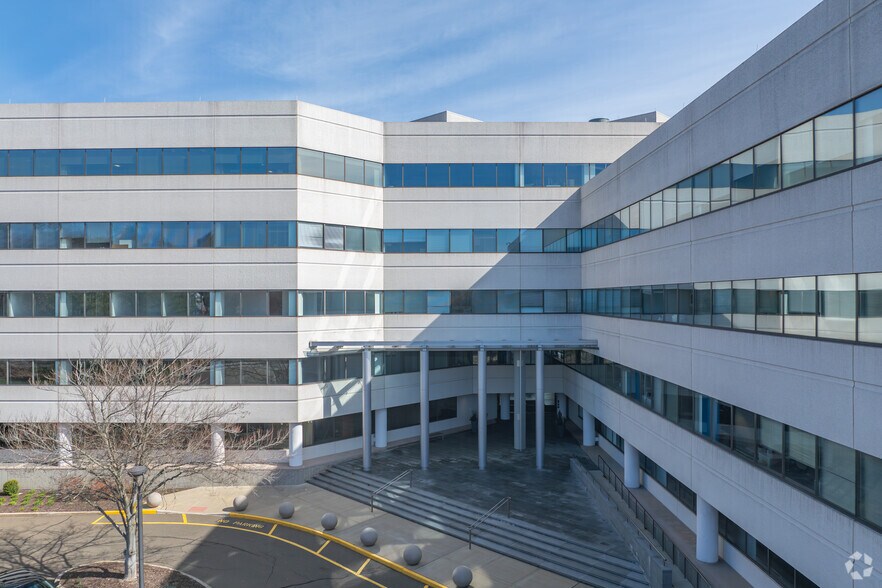 More Photos Of 800 Connecticut Ave, Norwalk Office For Lease