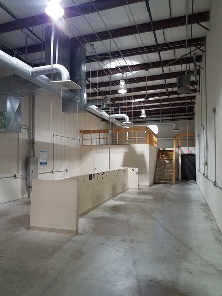 More Photos Of 7611-7615 Rickenbacker Dr, Gaithersburg Flex For Lease