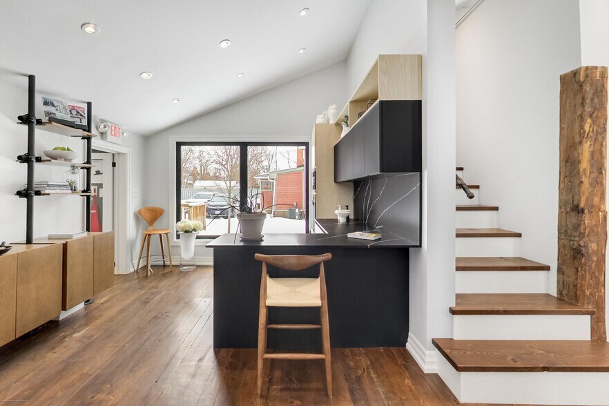 More Photos Of 578 Kingston Rd W, Ajax Office For Sale