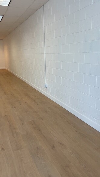 Primary Photo Of 102-104 S Glendale Ave, Glendale Storefront For Lease