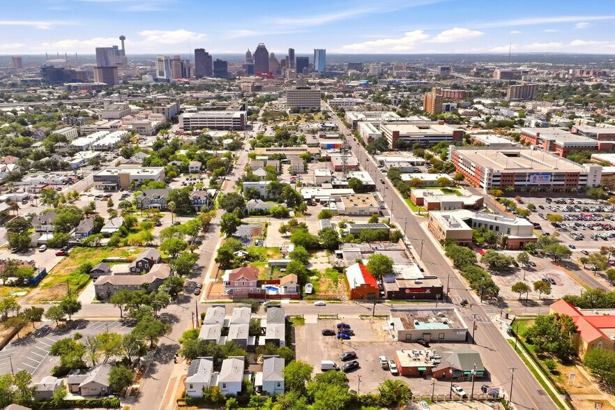 More Photos Of 1900 N Main Ave, San Antonio Storefront For Lease