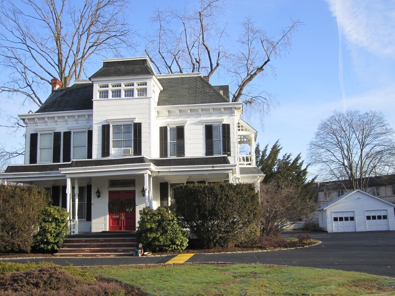 Primary Photo Of 227 Hamburg Tpke, Pompton Lakes Medical For Lease