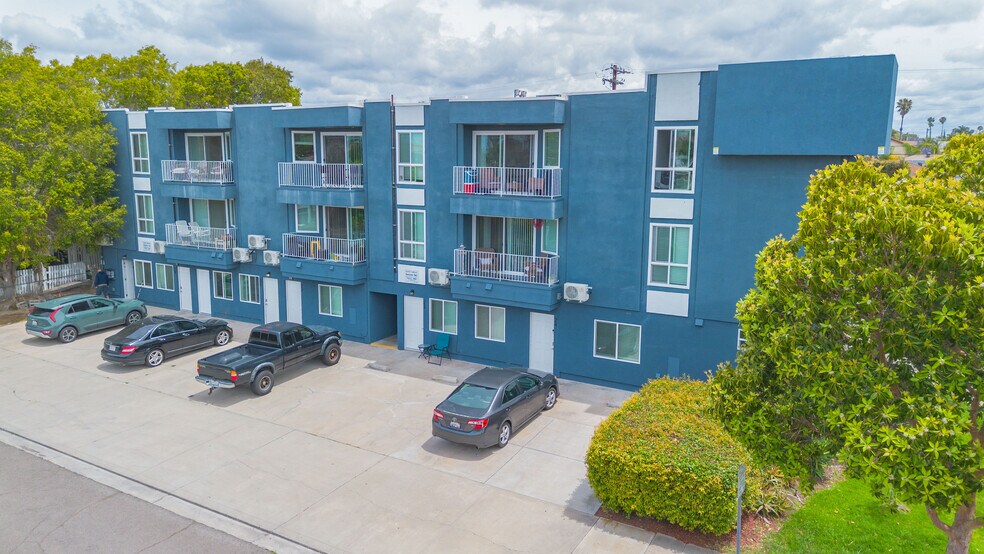 Primary Photo Of 2120 Mission Ave, San Diego Apartments For Sale