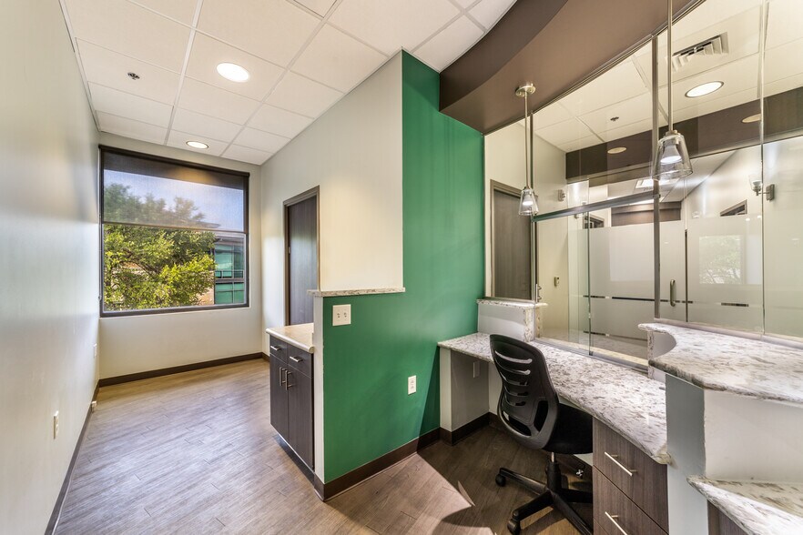 More Photos Of 250 E Basse Rd, San Antonio Medical For Lease