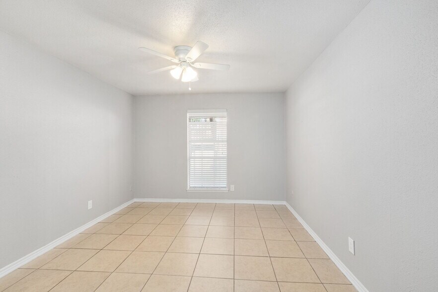 More Photos Of 2451 Lake Rd, Huntsville Apartments For Sale