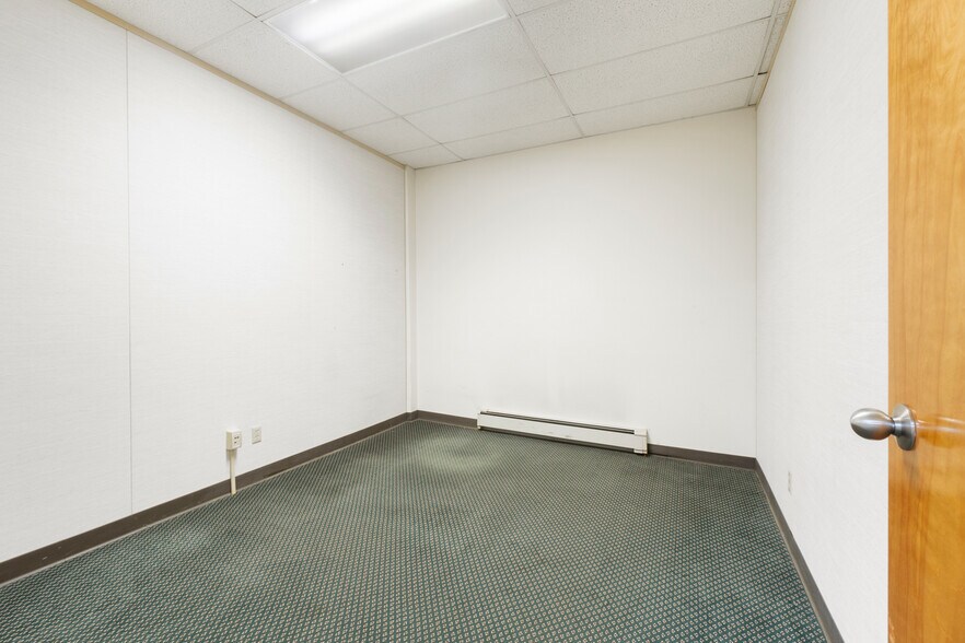 More Photos Of 132 W Pearl St, Jackson Storefront For Sale