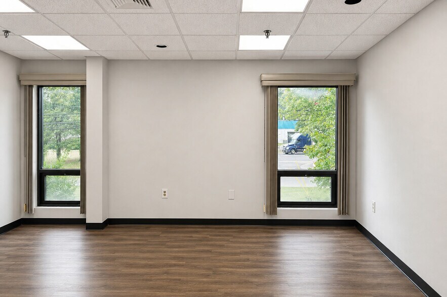 More Photos Of 76 National Rd, Edison Warehouse For Lease