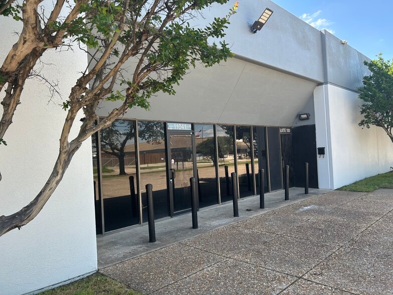 More Photos Of 2429-2458 Walnut Ridge St, Dallas Light Manufacturing For Lease