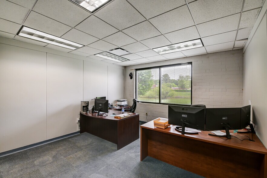 More Photos Of 9635 Southern Pine Blvd, Charlotte Coworking Space