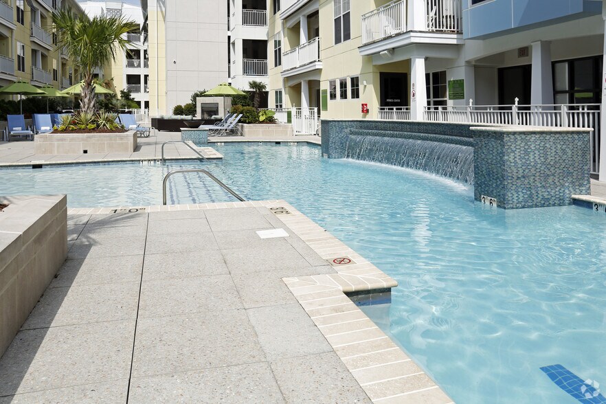 More Photos Of 332 Laskin Rd, Virginia Beach Apartments For Lease