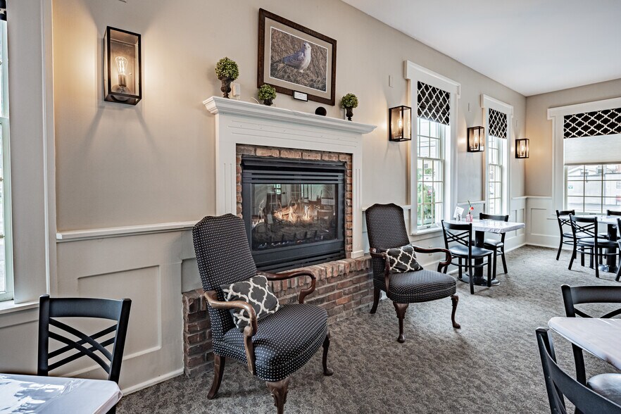 More Photos Of 310 Lake St, Wilson Hotel For Sale