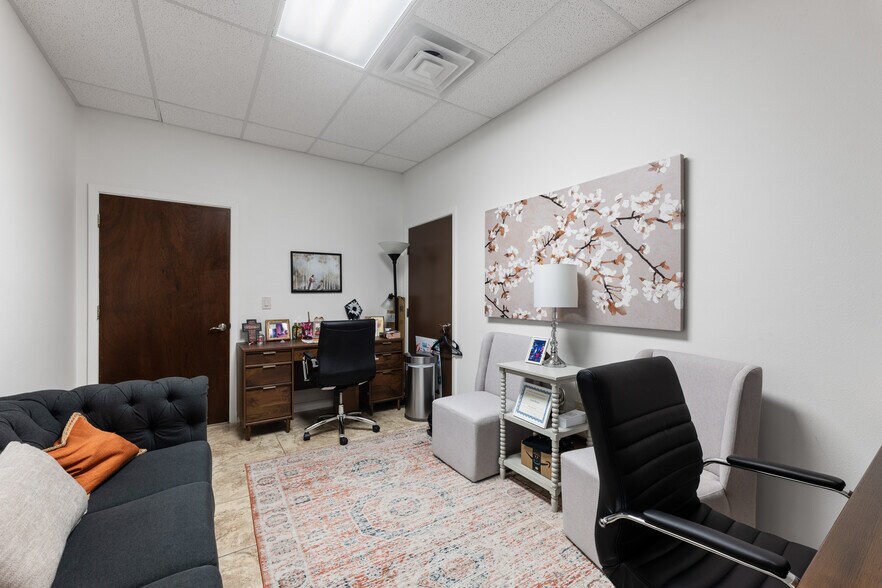 More Photos Of 1259 N Stuart Place Rd, Harlingen Office For Sale