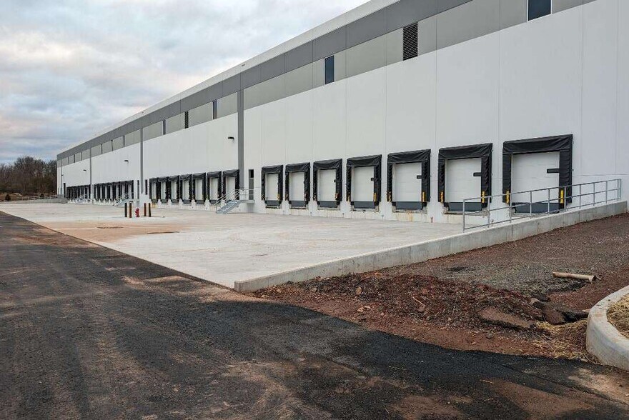 More Photos Of 110 Belmont Dr, Somerset Warehouse For Lease