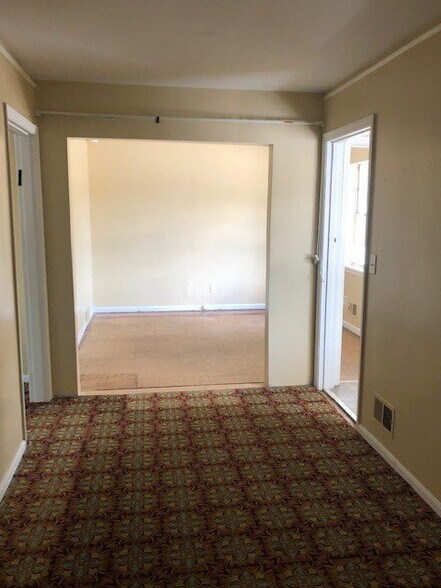 More Photos Of 1733 Brownsboro Rd, Louisville Storefront Retail Office For Lease