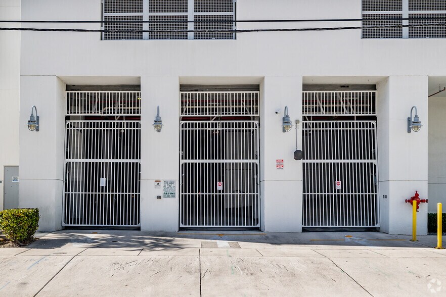 More Photos Of 2347 Biscayne Boulevard, Miami Apartments For Lease