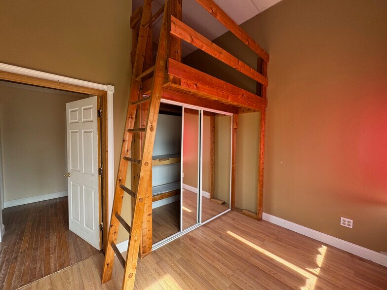 More Photos Of 2430 NY-32, Cornwall Township Showroom For Lease