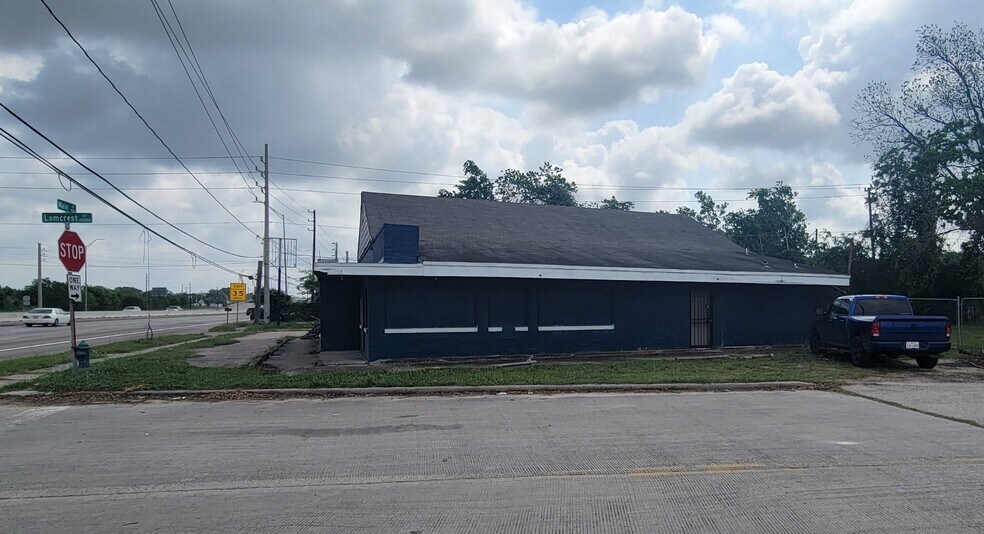 More Photos Of 14201 Main St, Houston Restaurant For Lease