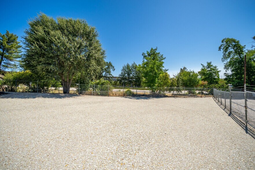 More Photos Of 3724 Oak st, Paso Robles Warehouse For Lease